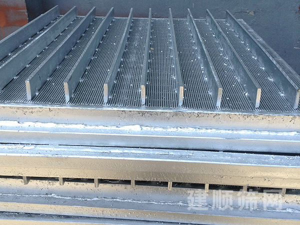 筛板 - 安平县建顺丝网制品有限公司图片6
